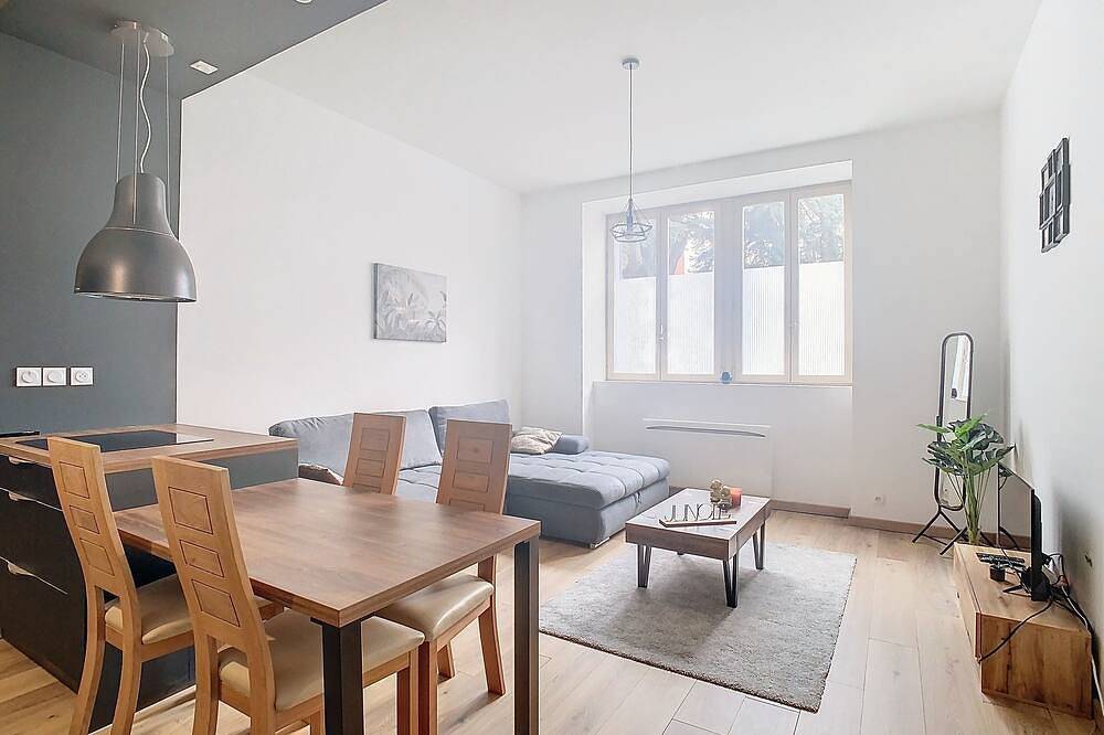 Apartamento entero, Le Cèdre de Jori : 55m2, 2 bedrooms, downtown in Voiron, Isère