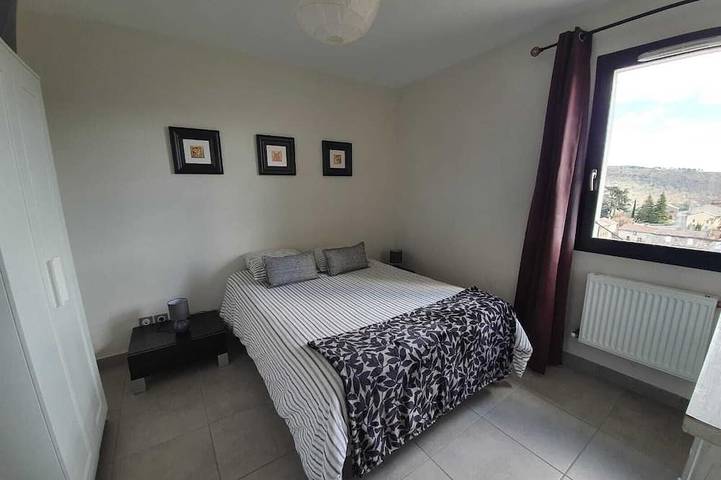 Location de vacances pour 6 personnes, avec jardin à Saint-Julien-du-Serre - 3