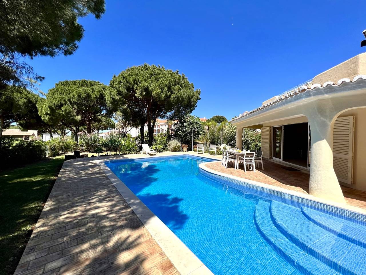 Vilamoura Amazing Golf Villa 1 With Pool in Vilamoura, Quarteira