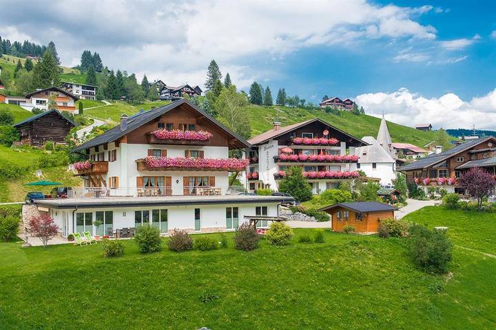 Ferienwohnung für 2 Personen, mit Balkon und Terrasse sowie Garten im Kleinwalsertal - 3