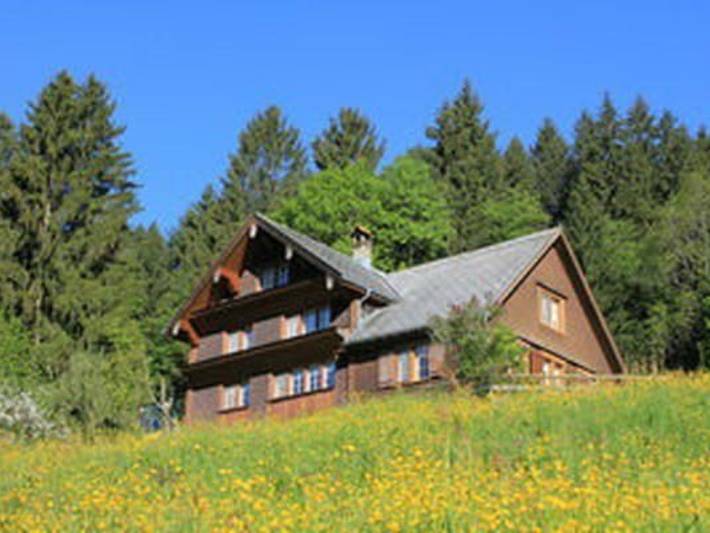 Bauernhof für 9 Personen, mit Terrasse und Garten sowie Ausblick in Nesslau