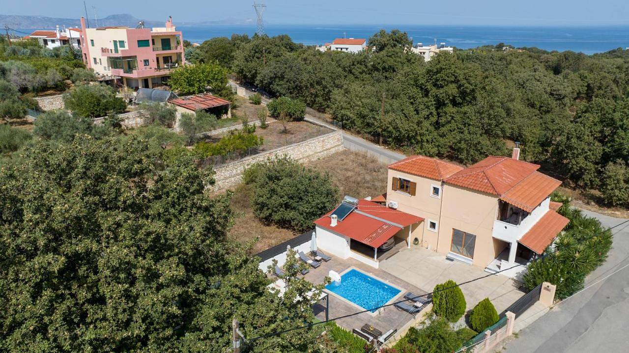 Villa Alex with private pool and jacuzzi in Atsipopoulo, Nikiforos Fokas