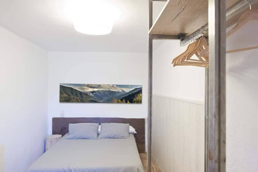 Sinera House in Port Ainé, Rialp