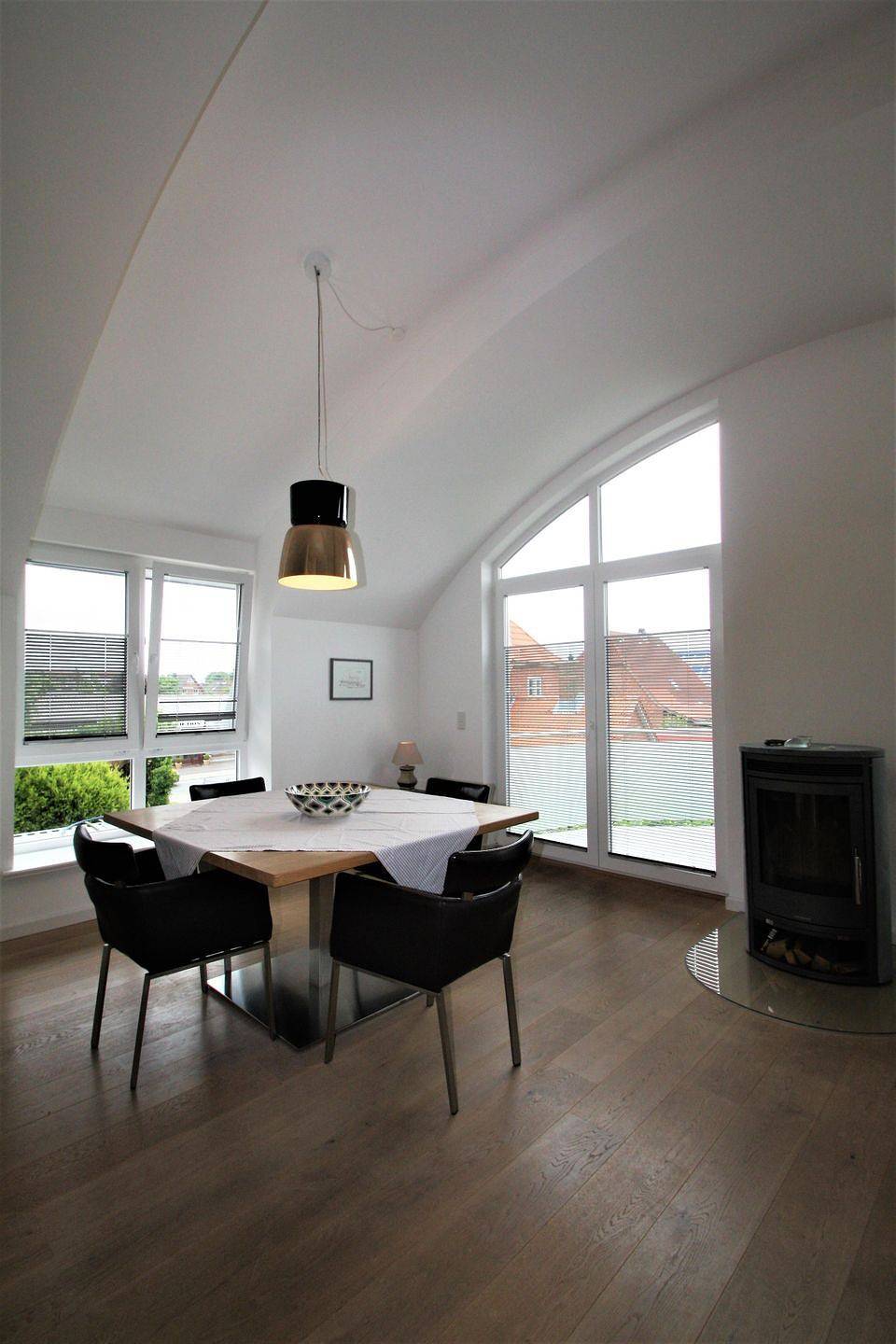 Ganze Wohnung, Ferienwohnung in Wyk auf Föhr: Balkon, Kaminofen, Wlan & Parkplatz in Wyk auf Föhr (Stadt), Wyk auf Föhr