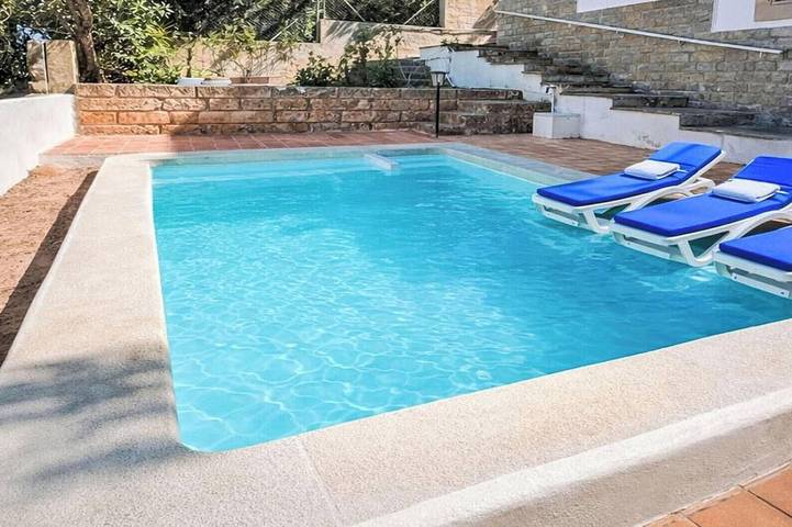 Finca mit hund für 10 Personen, mit Balkon und Garten in Can Picafort