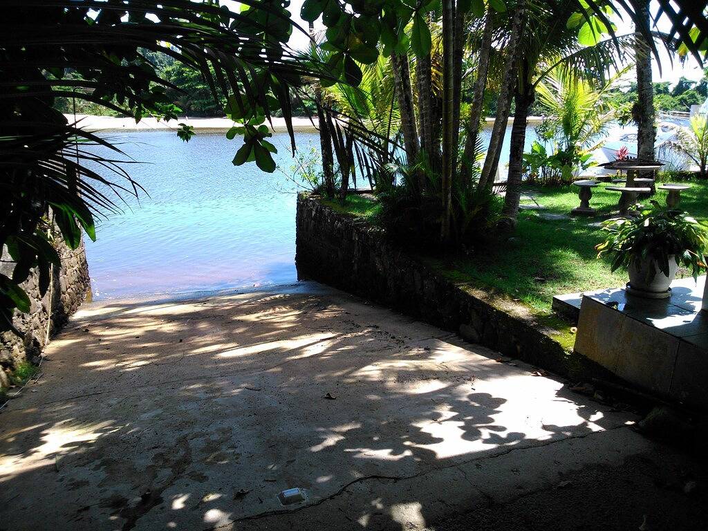 Paradisiac House in Barra do Una, in front of the beach, with access to boats. in São Sebastião, Região Metropolitana do Vale do Paraíba e Litoral Norte