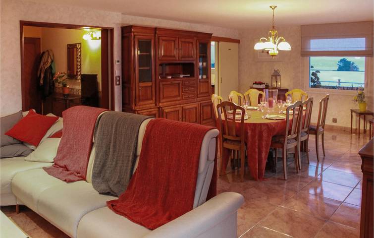 Location de vacances pour 8 personnes, avec piscine ainsi que jardin et terrasse à Plougonvelin - 4