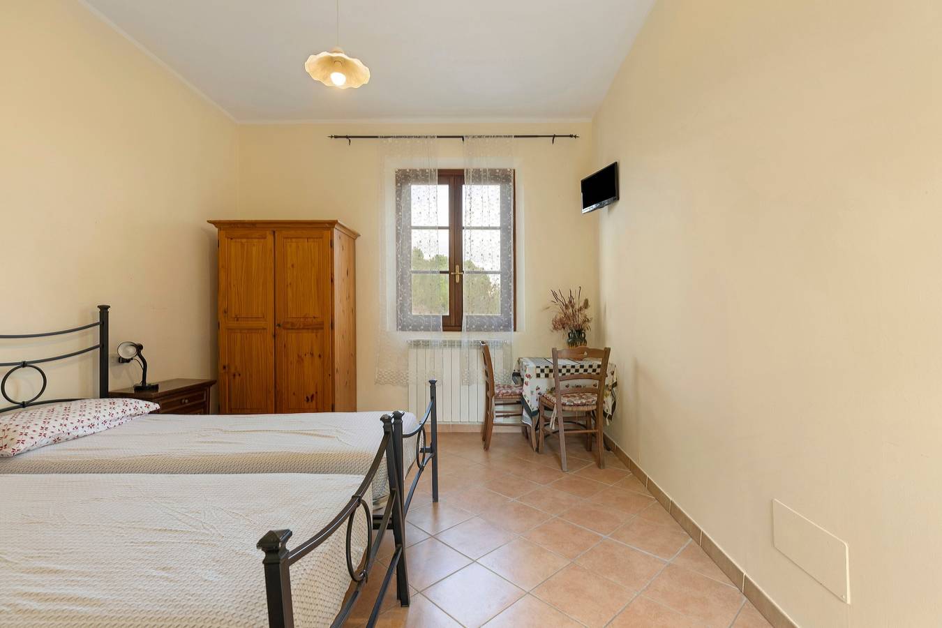 Tweepersoonskamer - Podere Cavallone - Ontspanning in het Toscaanse groen in Montelupo Fiorentino, Toscane