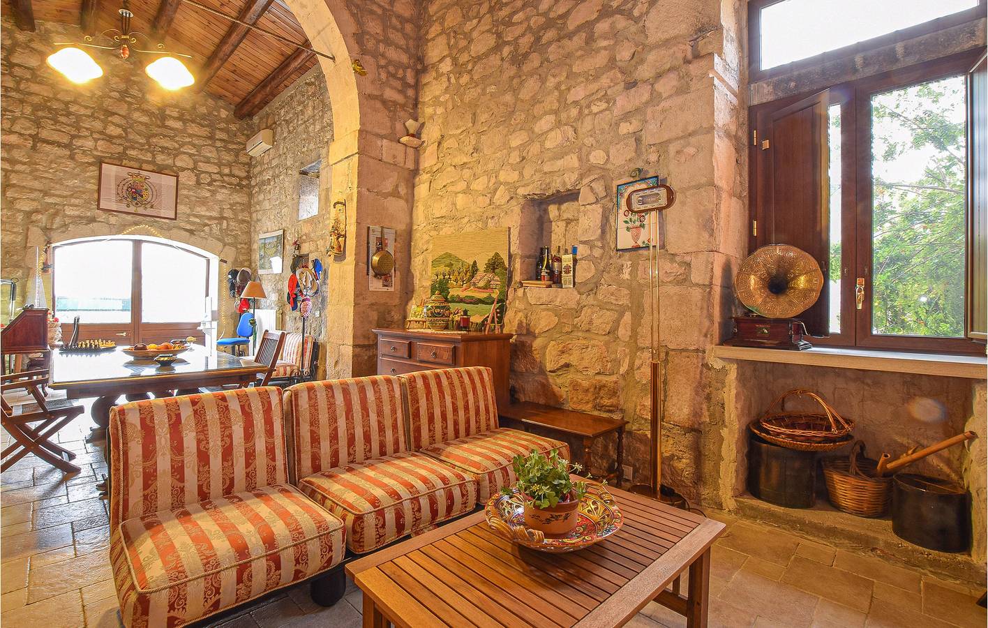 Apt. de 120m2 Parking, AC, Piscine, Cuisine, Internet in Modica, Province de Ragusa