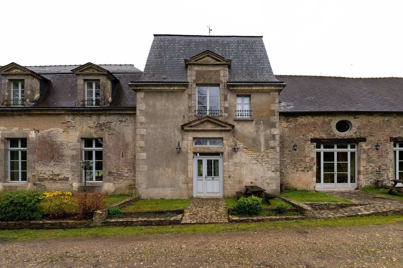 Maison de Vacances 'Le Crévy - Pavillon - 12 Pers' avec Terrasse Privée, Jardin Privé et Wi-Fi in La Chapelle-Caro, Région de Vannes