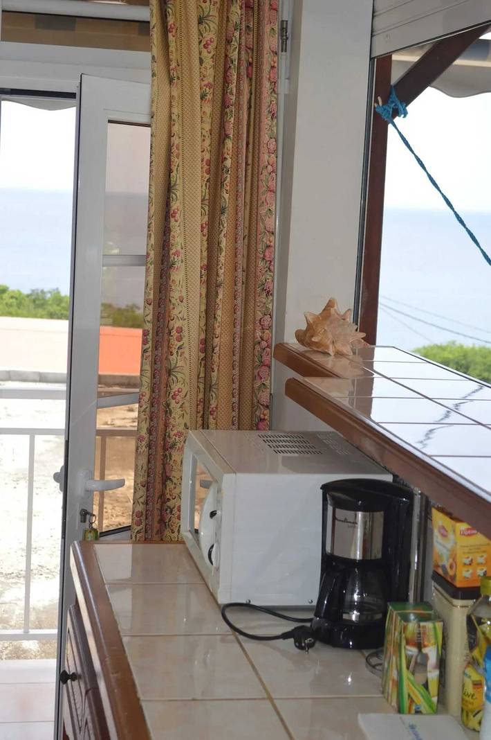 Gîte pour 2 personnes, avec terrasse et piscine dans Plage Leroux - 4