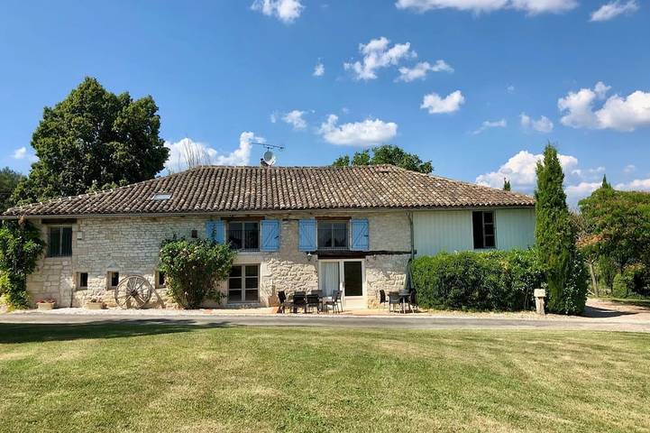 Location de vacances pour 9 personnes, avec Terrasse et Jardin à Le Verdier