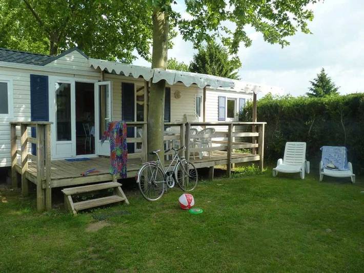 Mobil home pour 6 personnes, avec piscine ainsi que bassin pour enfant et terrasse à Surgères - 3
