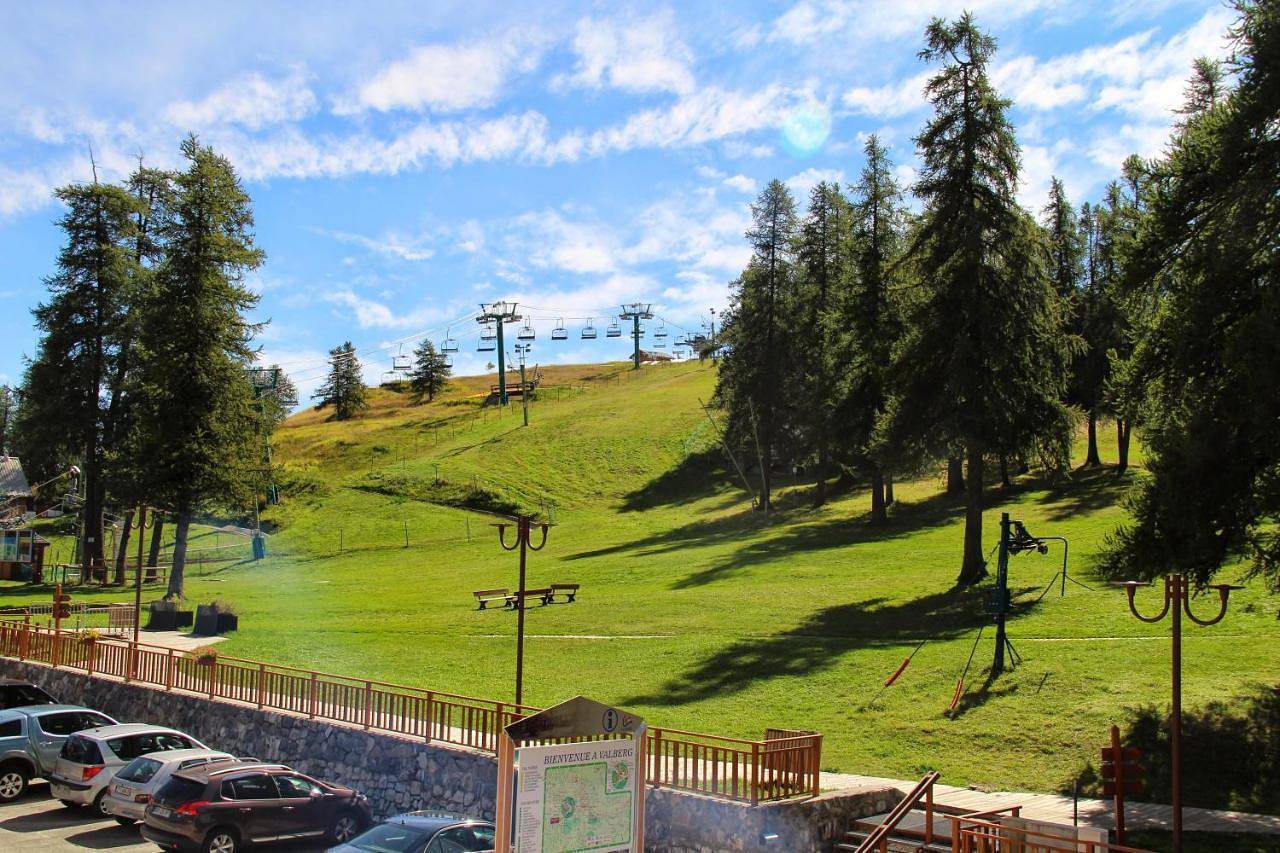Adonis Valberg in Guillaumes, Région de Nice