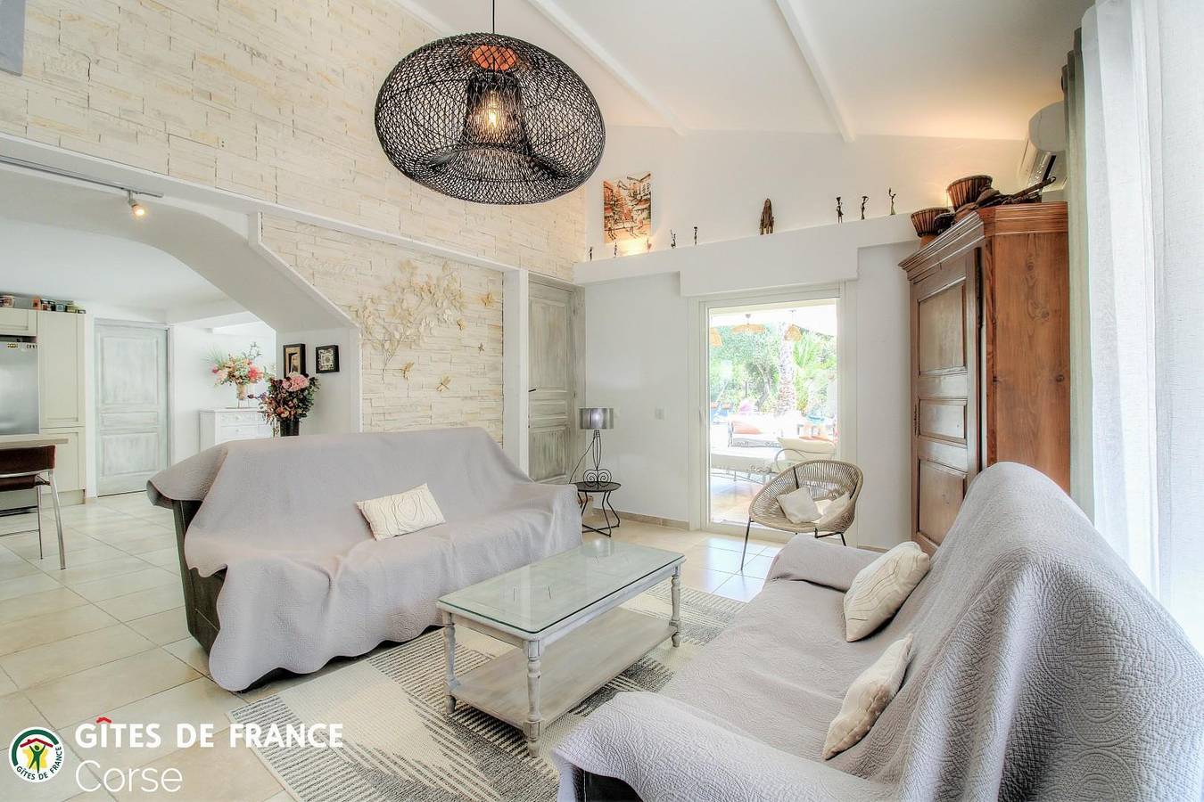 Dubs House in Sainte-Lucie de Porto-Vecchio, Zonza