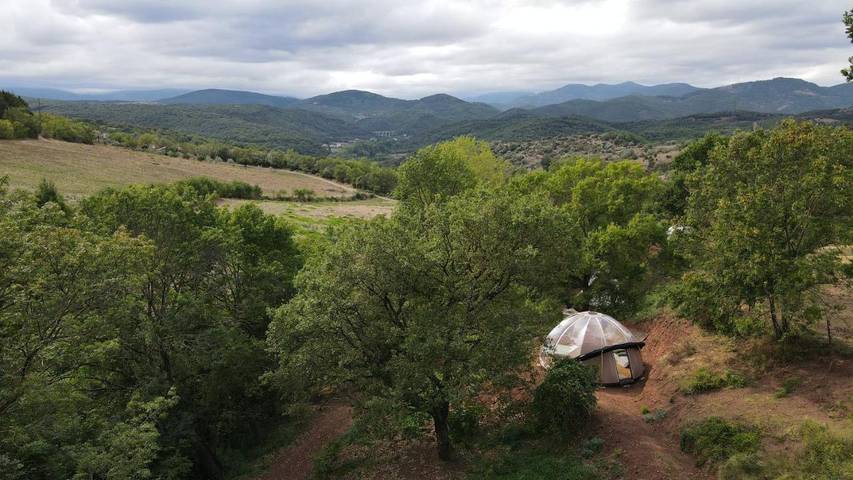 Gîte pour 4 personnes, avec terrasse ainsi que jardin et vue, animaux acceptés à La Tour-sur-Orb - 3