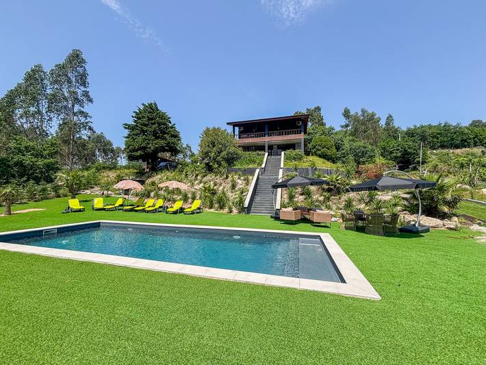 Location de vacances pour 10 personnes, avec Balcon ainsi que Terrasse et Jardin dans Vilarinho (Valdosende)