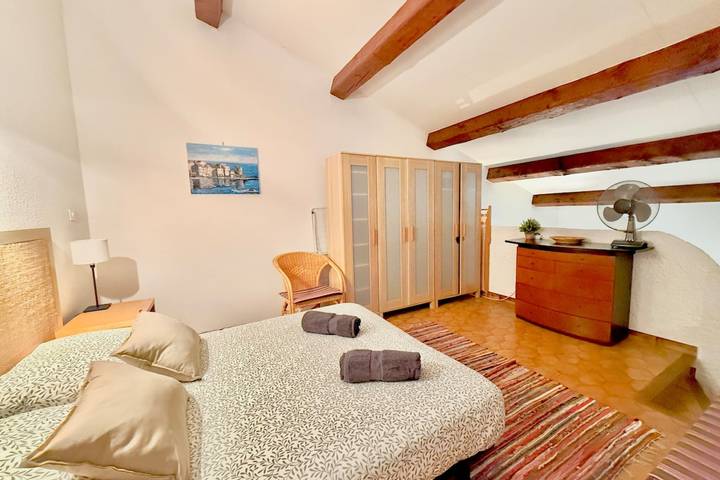 Gîte pour 4 personnes, avec terrasse dans Le Brusc - 3