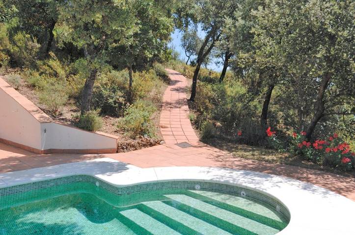 Casa rural para 3 personas, con vistas además de piscina y jardín, Se admiten mascotas en Alájar - 2