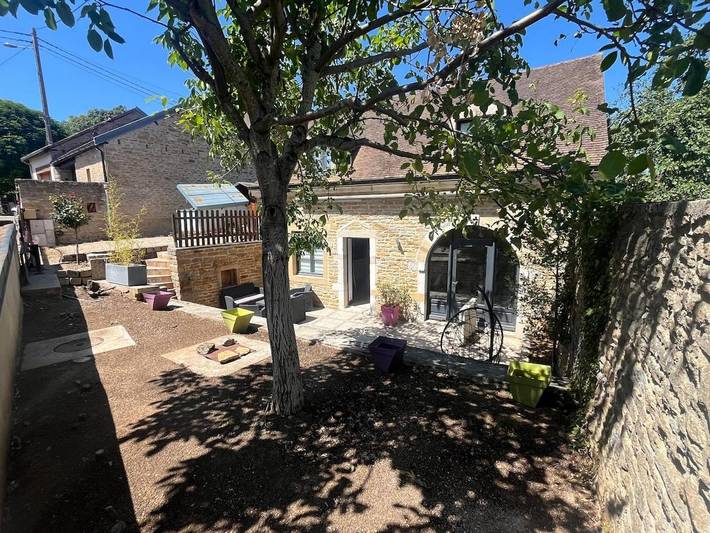 Location de vacances pour 5 personnes, avec jardin et terrasse à Couchey