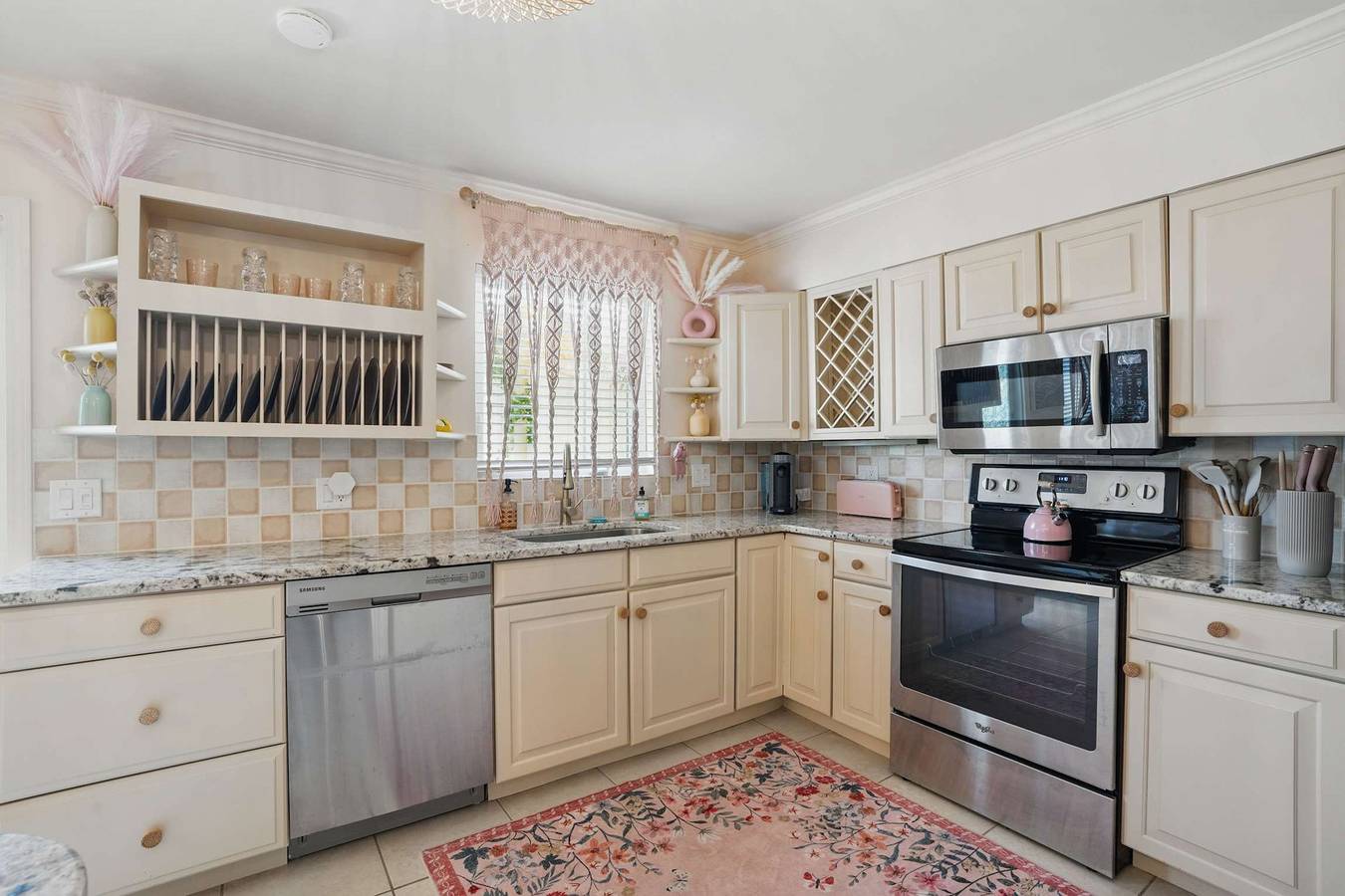 Brand New Coral Reef Suite located in Paradise Island Estate  in Southwest Florida