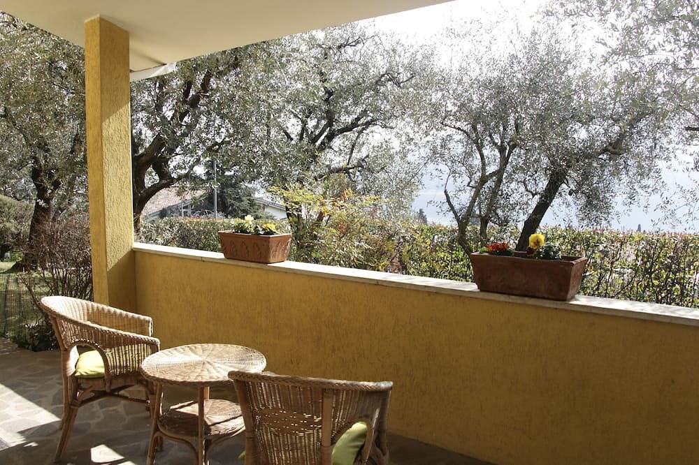 Sarnico Garden on the lake in Sarnico, Iseosee