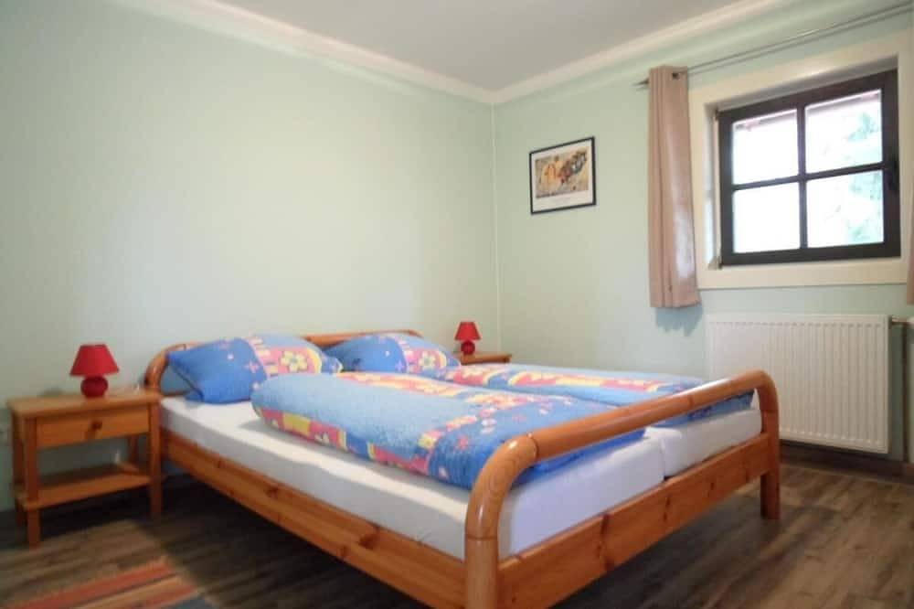 Ganze Wohnung, Schöne Ferienwohnung kombinierbar mit bis zu 6 Schlafzimmer und Erlebnisbad inklusive in Waldmünchen, Ostbayern