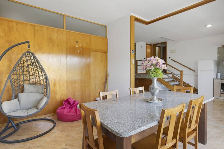 Apartment 'Casa Das Pedras' with Lake View, Wi-Fi and Air Conditioning in Ventosa e Cova, Braga District