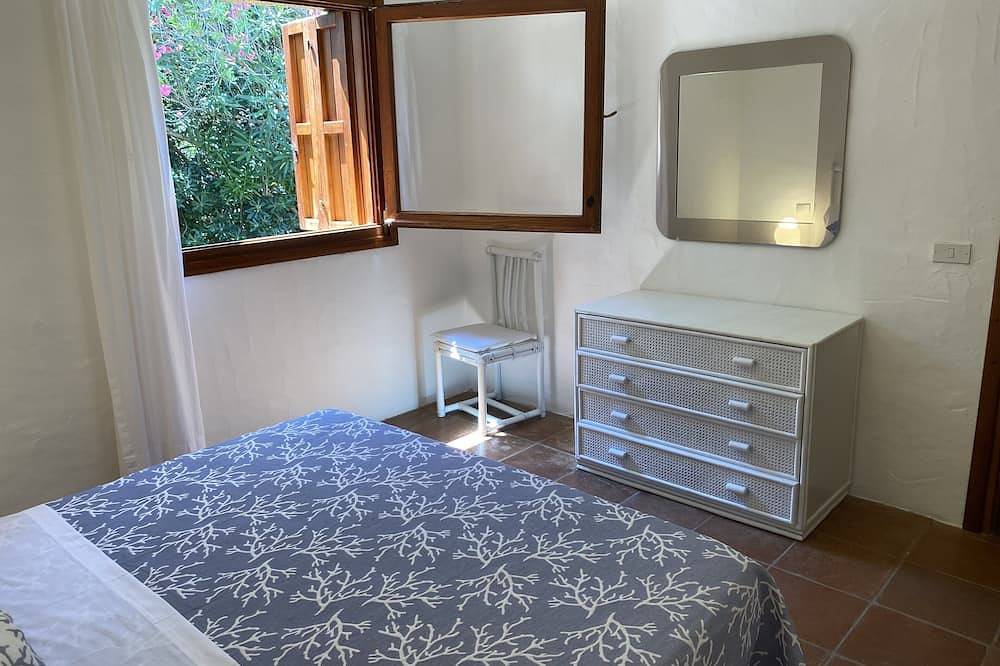 Domus Olivarum-Costa Smeralda  New! 7 guest, 3 room, 2 bathroom, 2 Pk, Wifi A/C in Cala di Volpe, Arzachena