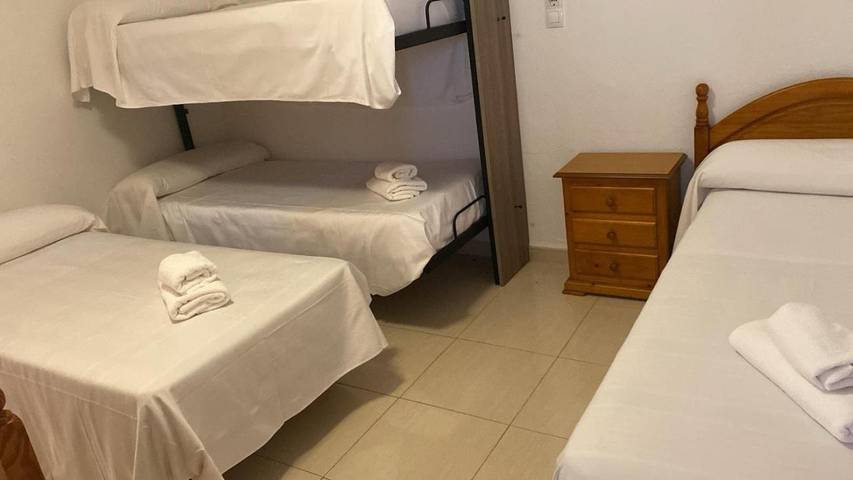 Gîte pour 2 personnes, avec jardin à Arjona (homonymie) - 4