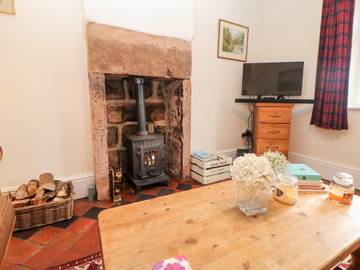 Log Cabin for 6 People in Alton Towers, Staffordshire, Photo 3