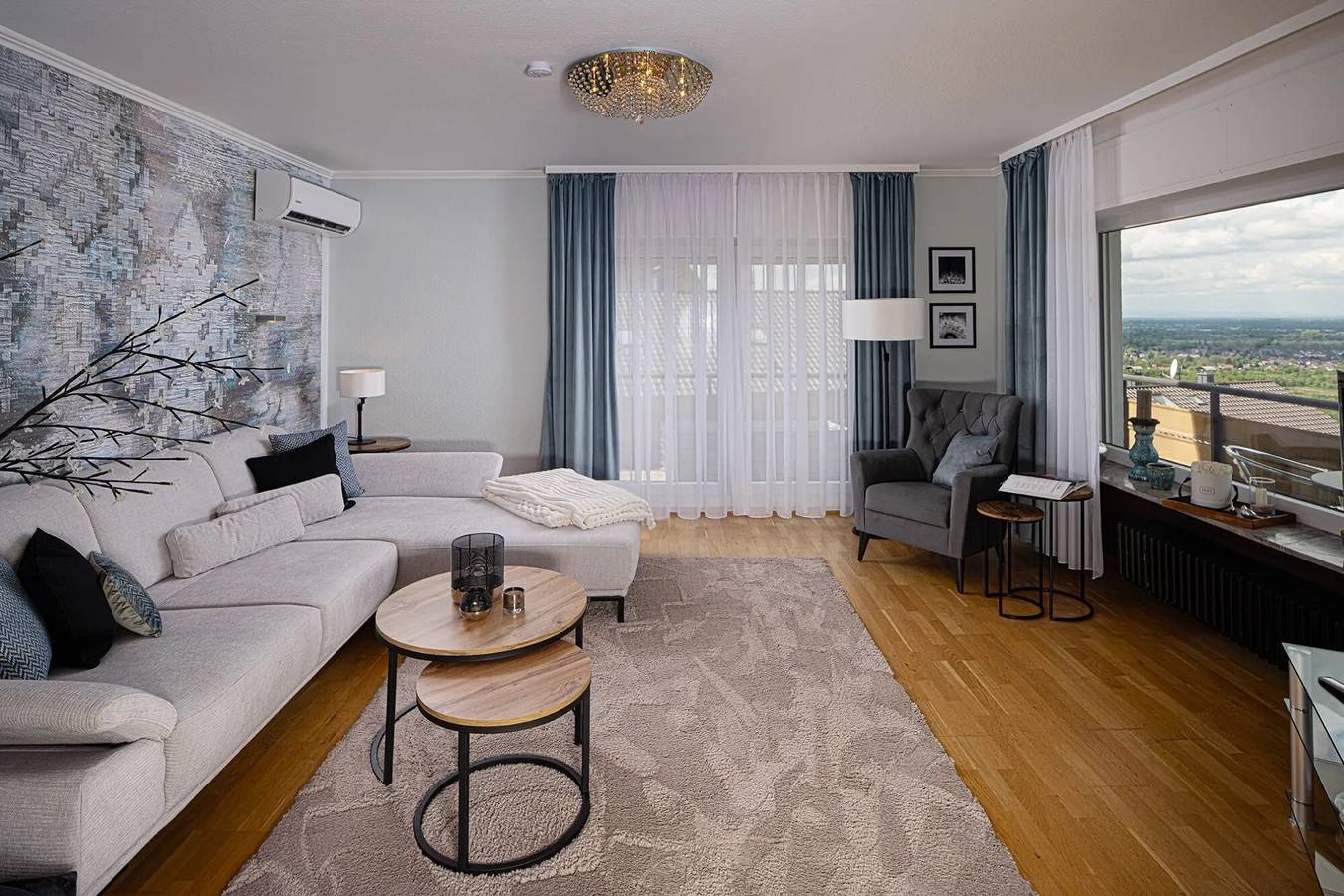 Baden Chalet – Appartement élégant avec vue panoramique sur la vallée du Rhin, vignobles et Forêt-Noire in Bühl, Forêt-Noire centrale