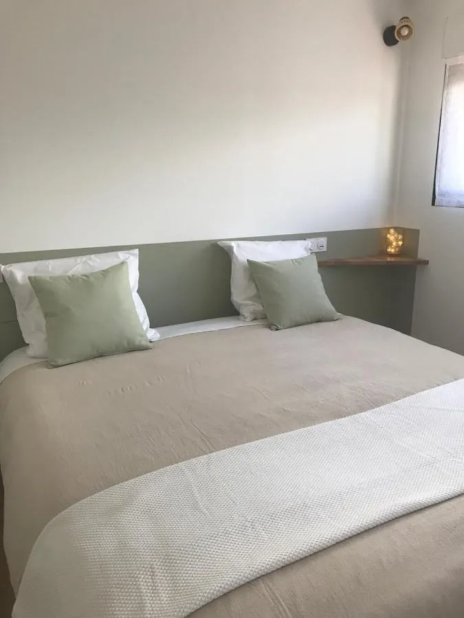 Alojamiento y desayuno para 2 personas, con terraza además de jardín y vistas - 1