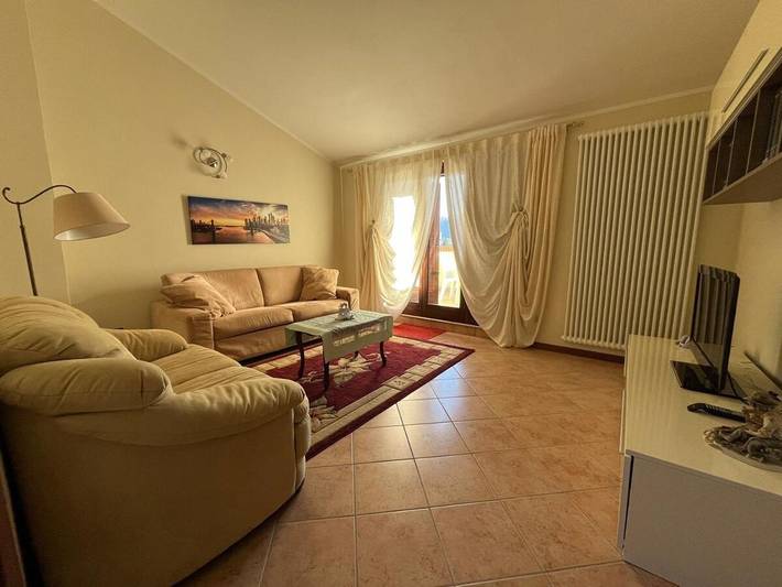 Gîte pour 5 personnes, avec terrasse et vue dans Lesignano De Bagni