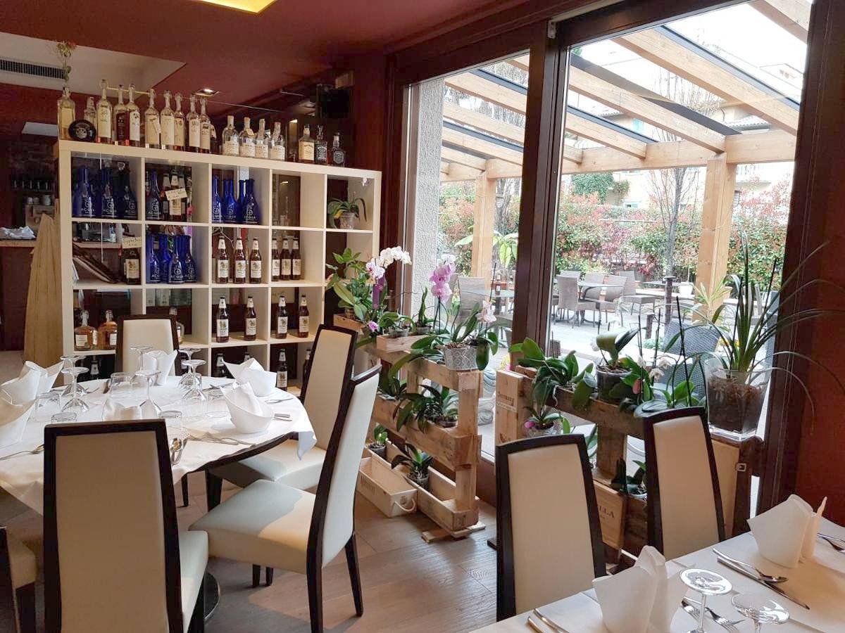 Thai Orchidee Restaurant&Rooms in Garda, Gardasee-Berge