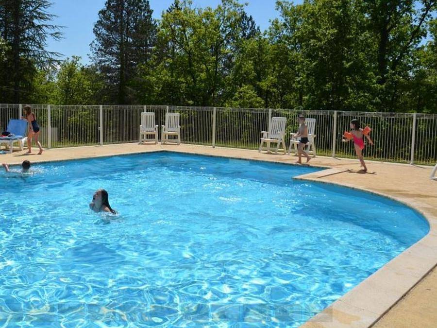 Camping Les Bois de Prayssac - Gîte 4 personnes in Prayssac, Lot