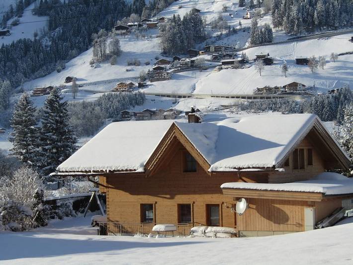 Ferienhaus für 13 Personen, mit Balkon und Terrasse sowie Garten und Sauna in Hainzenberg - 2