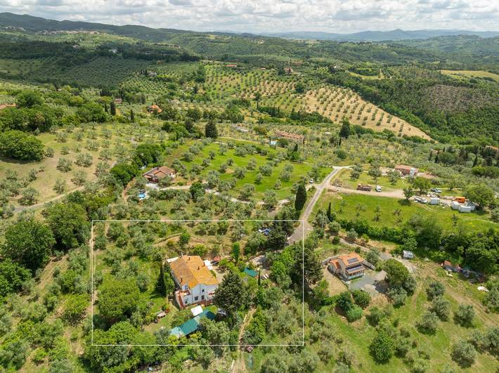 Geheel appartement, Appartement 'Melograno' met privéterras, gedeelde tuin en Wi-Fi in Riparbella, Etruskische kust