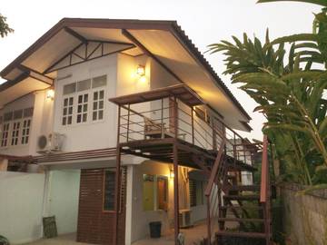 Maison d’hôte pour 2 personnes, avec jardin dans Mae Hong Son