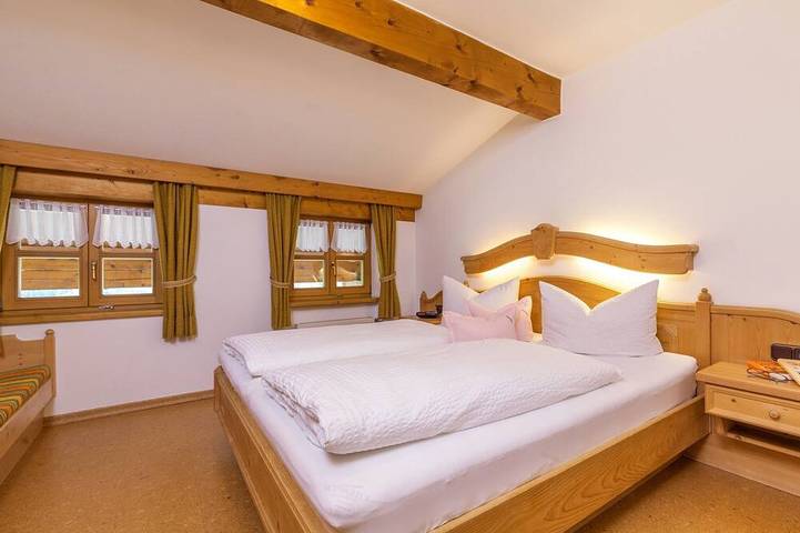 Bauernhof für 4 Personen, mit Balkon und Sauna sowie Garten in Reit im Winkl