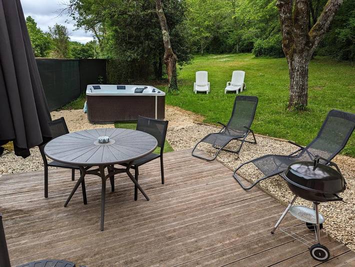Location de vacances pour 2 personnes, avec terrasse et jacuzzi, animaux acceptés à Le Buisson-de-Cadouin - 3