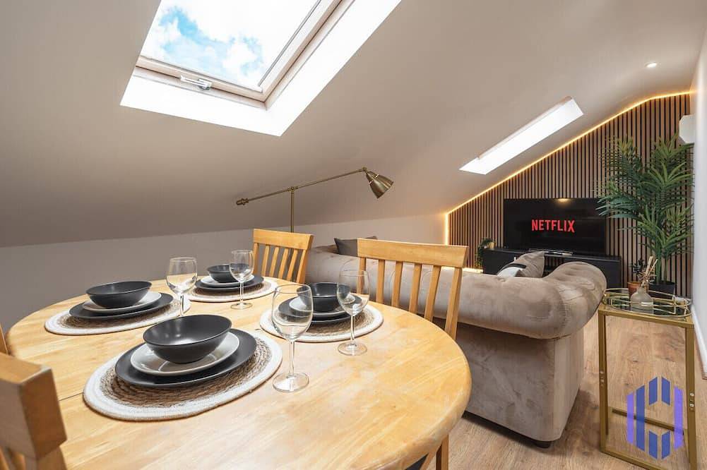 Appartamento intero, Scandi Loft Style Apartment - Sleeps 6 -nr Airport in Manchester, Greater Manchester