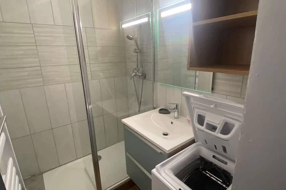 Apartamento entero, 4/6 person studio rental at the foot of the slopes in Saint-Jean-Montclar, Montclar (Francia)