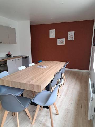 Gîte pour 10 personnes, avec vue et jardin à Haybes