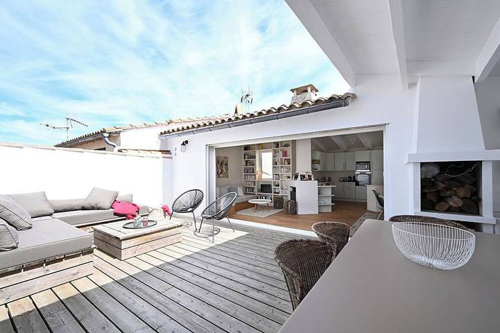 Maison au coeur du village d'Ars en ré, idéalement entièrement rénovée. in Ars-en-Ré, Île de Ré