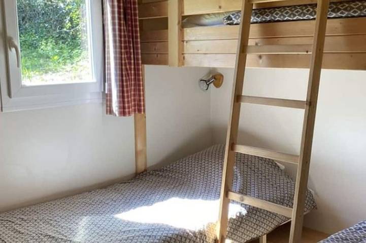 Gîte pour 5 personnes, avec terrasse à Vebron - 3