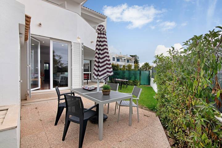 Casa de férias 'Oura Southvilla Algarve' com piscina partilhada e Wi-Fi in Albufeira e Olhos de Água, Distrito de Faro