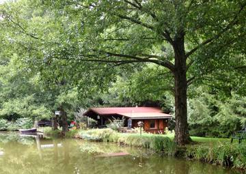 Chalet pour 4 personnes, avec vue sur le lac ainsi que terrasse et jardin en Alsace