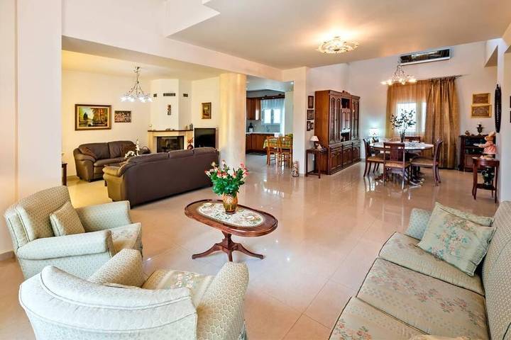 Ferienhaus für 8 Personen, mit Balkon und Terrasse sowie Garten und Ausblick