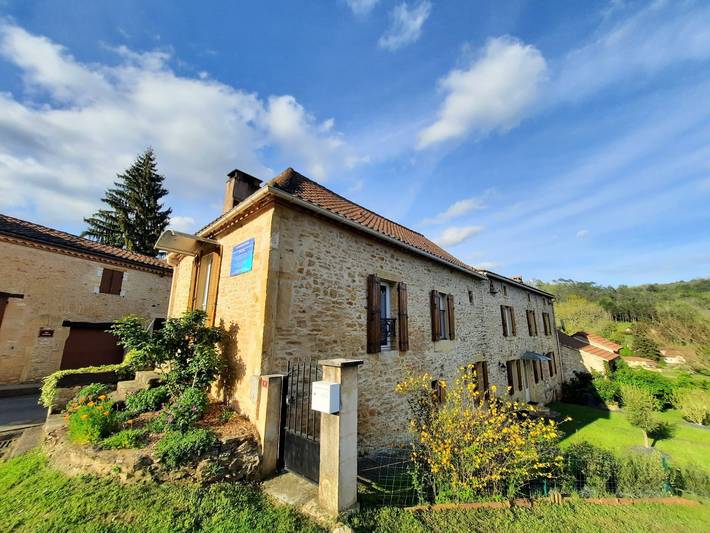 Cottage pour 3 personnes, avec jardin à Saint-Cernin-de-l'Herm